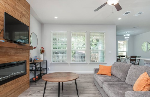 Lake Dallas House | beautiful new construction house (2022) with pool