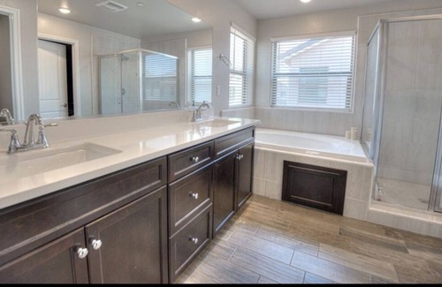Raisin House | Beautiful new home in a safe quiet Neighborhood