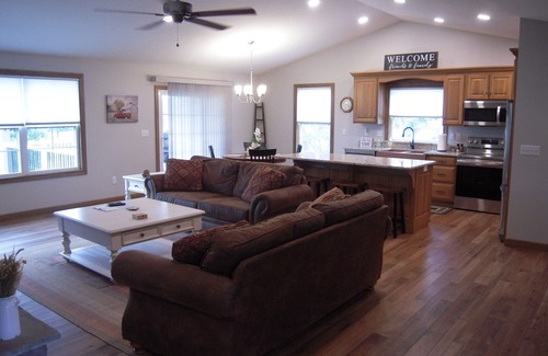 Apple Valley House | Beautiful new home on golf course