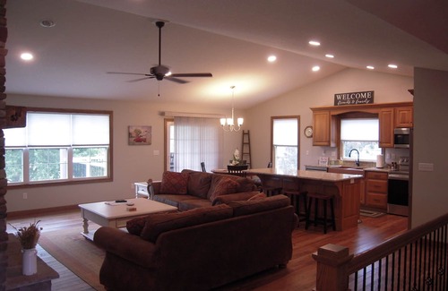 Apple Valley House | Beautiful new home on golf course