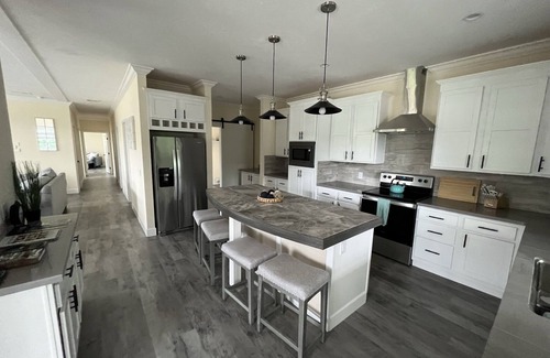 Byrdstown House | Beautiful New Home on a 3 Acre Lake view Lot, 1 Mile From Sunset Marina At DHL!