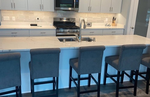 Waterford House | Beautiful new home right on the water, sure to please in any season