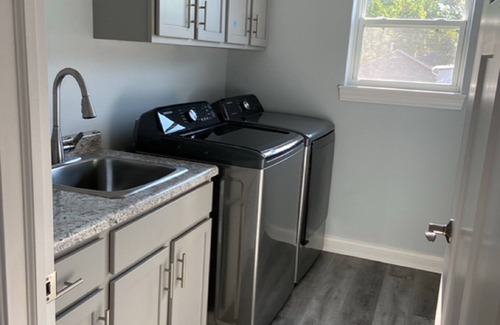 Waterford House | Beautiful new home right on the water, sure to please in any season