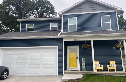 Waterford House | Beautiful new home right on the water, sure to please in any season