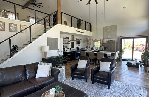 Acworth House | Beautiful new Lake house with direct views of Lake Allatoona