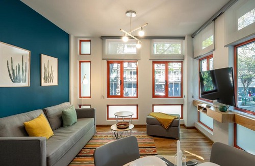 La Condesa Apartment | Beautiful New, Modern Condo in La Condesa!