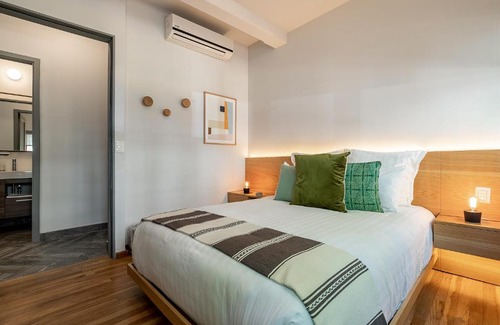 La Condesa Apartment | Beautiful New, Modern Condo in La Condesa!