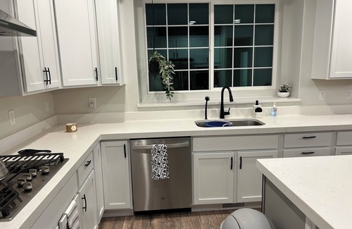 Carterville House | Beautiful new residential Lindon home with lots of space for all of your family!