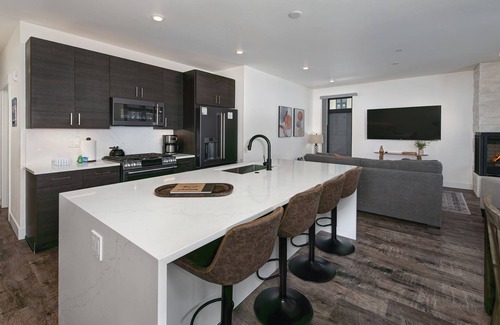 Silverthorne Condo | Beautiful New Riverfront Condo in the Heart of Silverthorne
