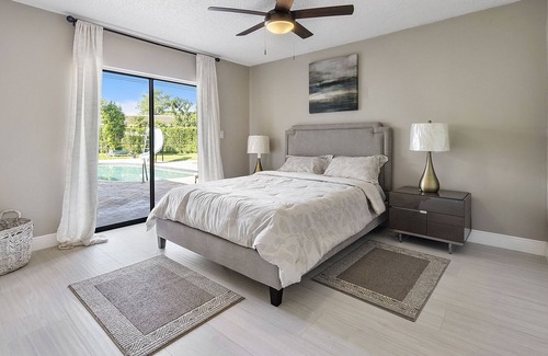Coral Springs House | Beautiful Newly renovated large outdoor space areas