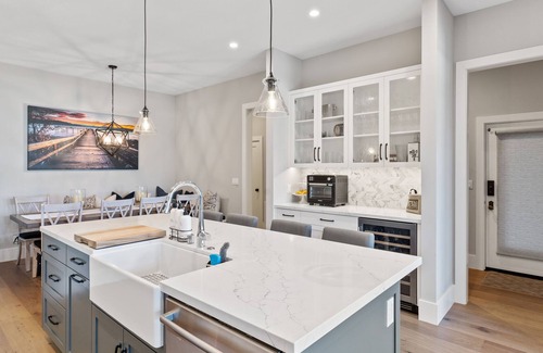 Cow Hollow Condo | Beautiful, Newly Renovated, High-Tech Condo