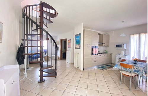 Andora House | Beautiful Newly Remodeled 2Story house 5 min from beach for families and couples