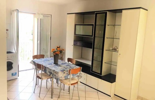 Andora House | Beautiful Newly Remodeled 2Story house 5 min from beach for families and couples