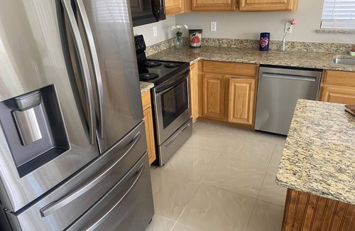 San Tan Heights House | Beautiful newly remodeled home with large yard and Gazebo.