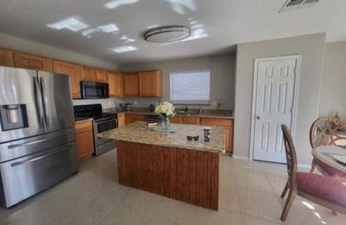 San Tan Heights House | Beautiful newly remodeled home with large yard and Gazebo.