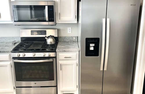 Westside House | Beautiful Newly Renovated 4 Bedroom Westside House
