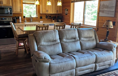 Marenisco House | Beautiful, newly renovated log lakefront home, 3BD, 2 BA, high speed WiFi