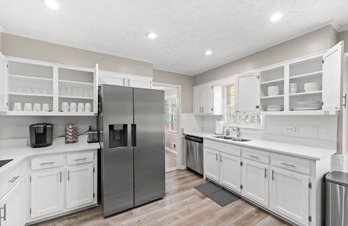 East Cobb House | Beautiful Newly-Renovated Home in Indian Hills