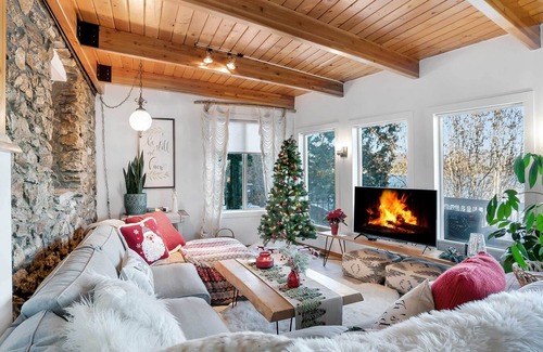 Newman Lake House | Beautiful Newman Lake Home w/ Dock & Hot Tub!