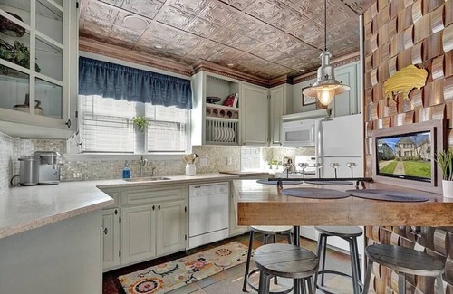 North Buffalo Apartment | Beautiful North Buffalo Apartment