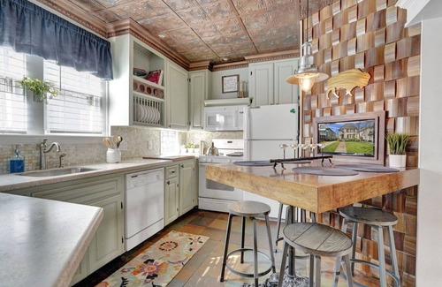 North Buffalo Apartment | Beautiful North Buffalo Apartment