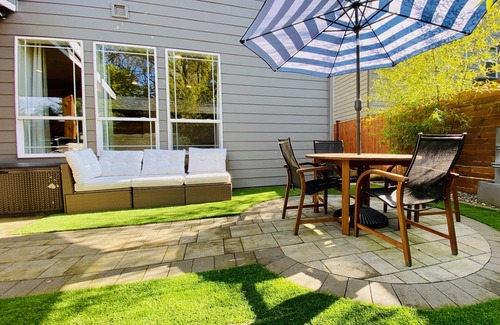 Vancouver House | 🌿Beautiful Oasis 3BR KING bed +GYM in quiet nbrhd🌿