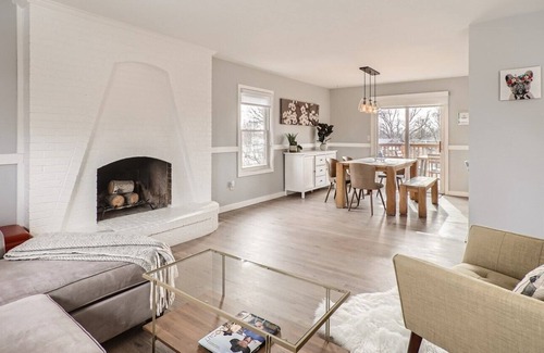 Lafayette House | Beautiful Oasis - Dog Friendly House!