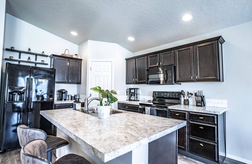 Kuna House | Beautiful Oasis with a splash of Glam