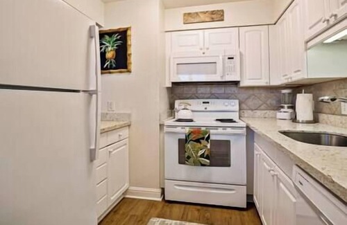 Kahana Apartment | Beautiful Ocean view Hawaiiana style 1 bedroom condonn