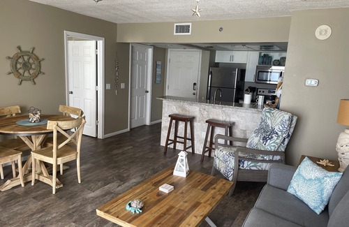 Long Beach Condo | Beautiful Oceanfront 1 Bedroom & FREE Beach Chairs & Umbrella