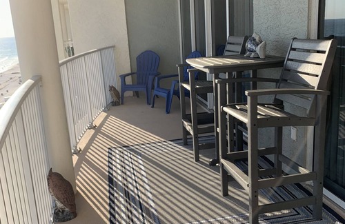 Long Beach Condo | Beautiful Oceanfront 1 Bedroom & FREE Beach Chairs & Umbrella