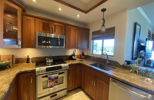 Kapalua Condo | Beautiful Ocean & Golf course views at this Kapalua Golf Villa, discounted 2024