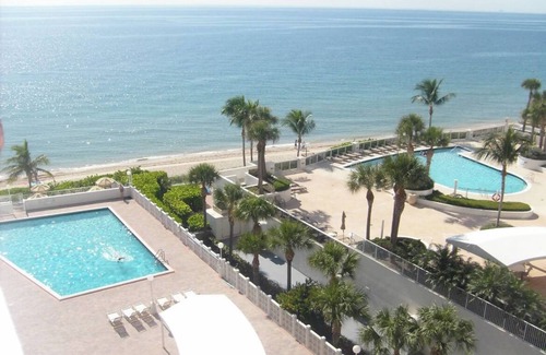 Barrier Island Condo | Beautiful oceanfront condo on Galt Mile in Fort Lauderdale