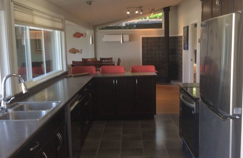 Sidney House | Beautiful Ocean Views 3 Bdr House