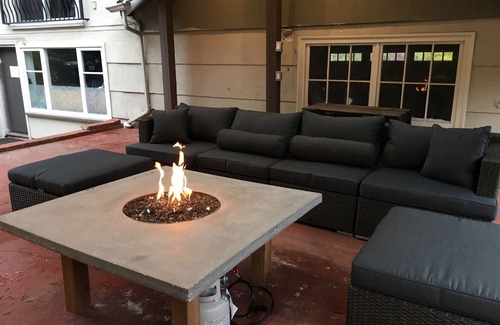 Sidney House | Beautiful Ocean View Suite Near the Airport, Ocean and Wineries!