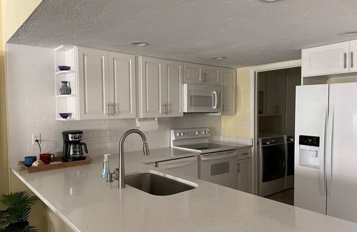 Butler Beach Condo | BEAUTIFUL OCEAN VIEW 2 BEDROOM CONDO WITH POOL