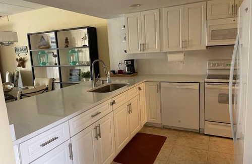 Butler Beach Condo | BEAUTIFUL OCEAN VIEW 2 BEDROOM CONDO WITH POOL