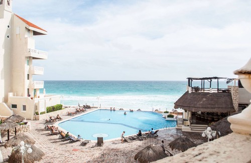 Punta Cancun Condo | Beautiful Ocean View Condo at the Hotel Zone