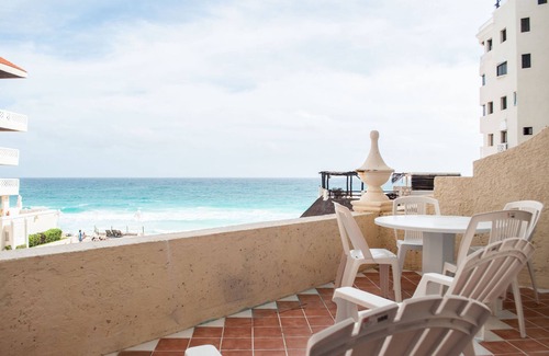 Punta Cancun Condo | Beautiful Ocean View Condo at the Hotel Zone