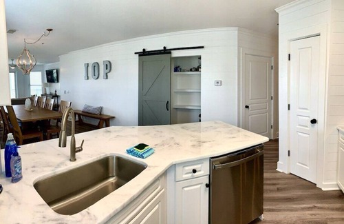 Isle of Palms Condo | Beautiful Oceanfront 4BR Condo in the Heart of IOP with Pool.
