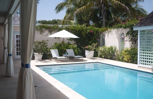 Savannah Sound House | Beautiful Oceanfront House with Swimming-pool