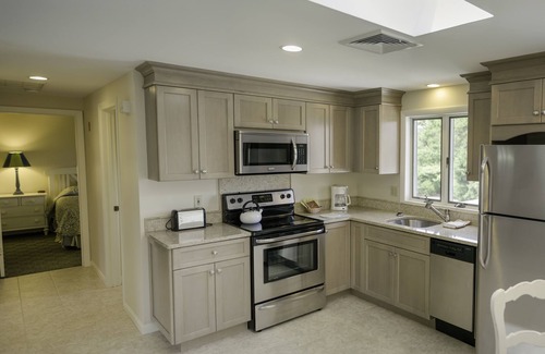 Ogunquit Condo | Beautiful Ogunquit Condo! Perfect Central Location-Walk to everything!