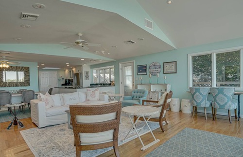 Town of Southold Town House | BEAUTIFUL ON THE BEACH GREENPORT HOME