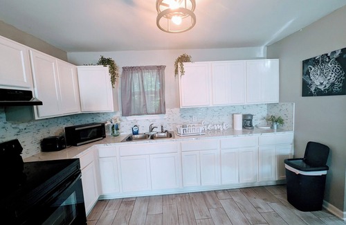 Mid City North Apartment | Beautiful One Bedroom Rental Unit with Free Parking