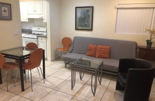 Burbank House | Beautiful one bedroom in Burbank