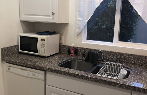 Burbank House | Beautiful one bedroom in Burbank