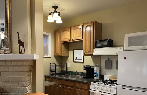 Syracuse Apartment | Beautiful One Bedroom Syracuse Flat - Kept to Perfection!