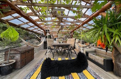 Fotlandsvag House | #Beautiful outdoor area and cozy small cottage#