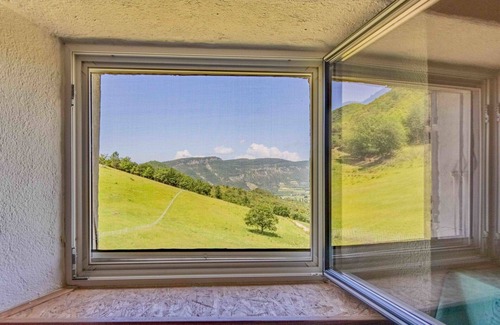 Roche-Saint-Secret Villa | Beautiful private villa for 4 guests with WIFI, TV, pets allowed and panoramic view