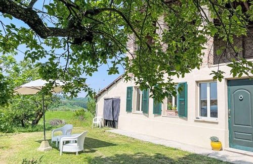 San Damiano dʼAsti House | Beautiful private villa for 2 guests with WIFI, A/C, TV, patio, pets allowed and panoramic view